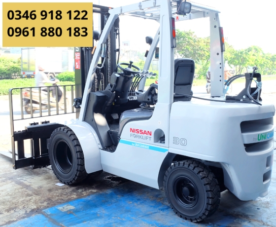 XE NÂNG DẦU NISSAN 2,5 TẤN - 2008